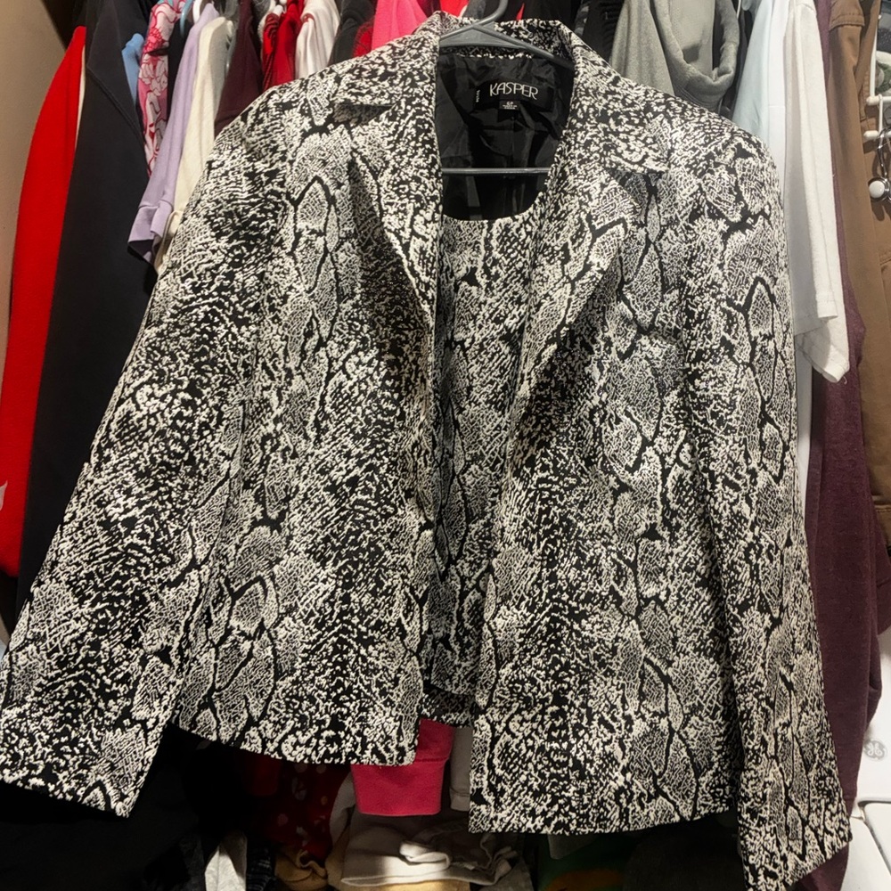 Kasper Black and White Snake Print Blazer and matching tank top